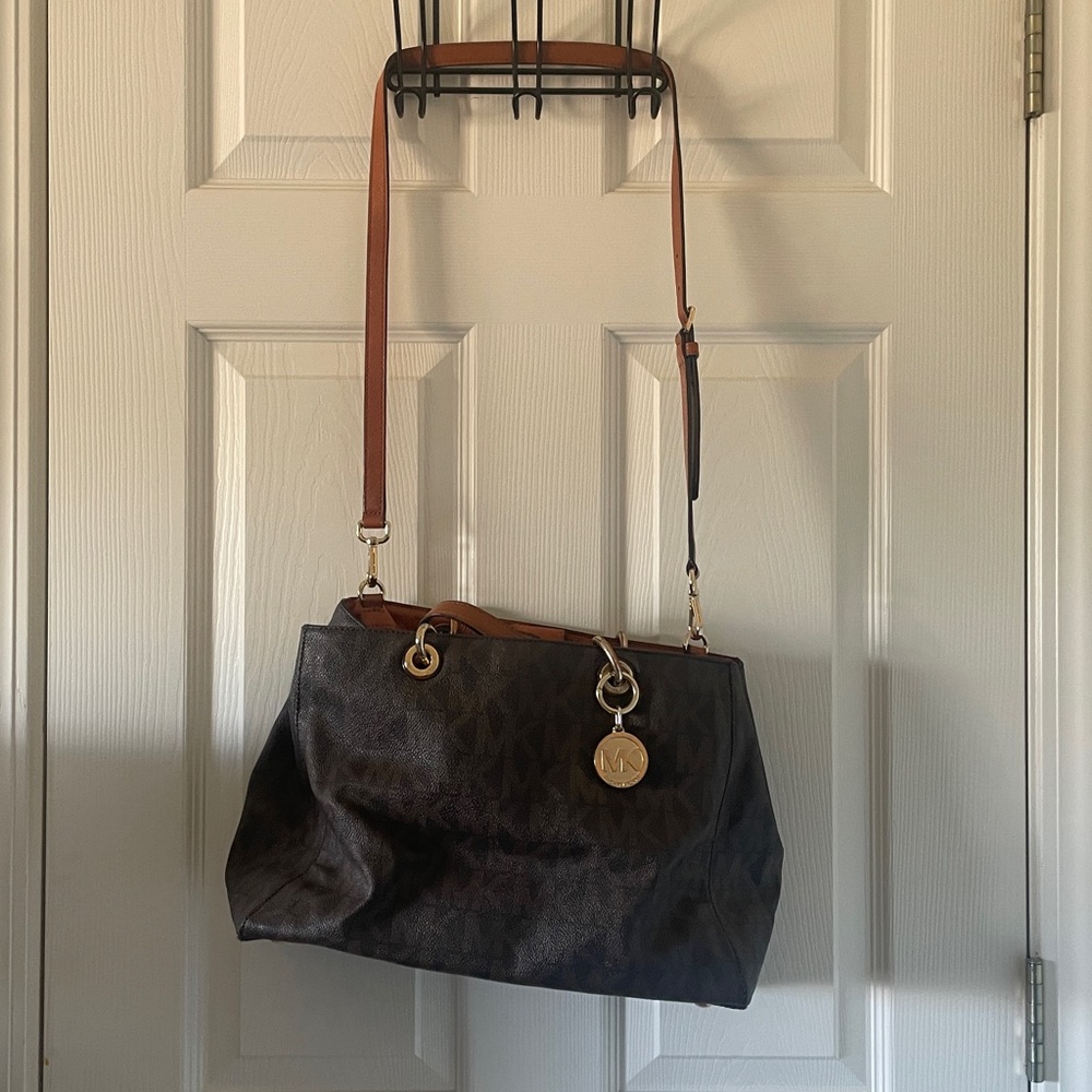 MICHAEL Michael Kors Brown Signature Coated Canvas Medium Cynthia Tote Purse